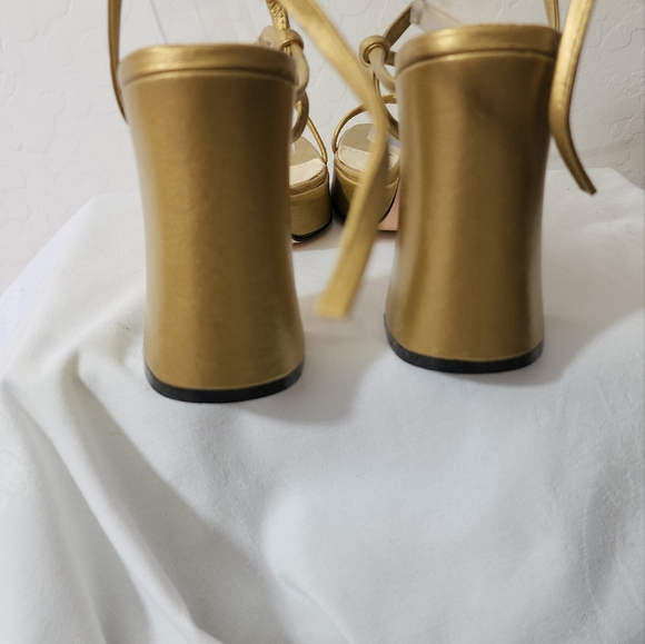 NWOT COLIN STUART Gold Strappy stack heel shoes - Picture 3 of 7